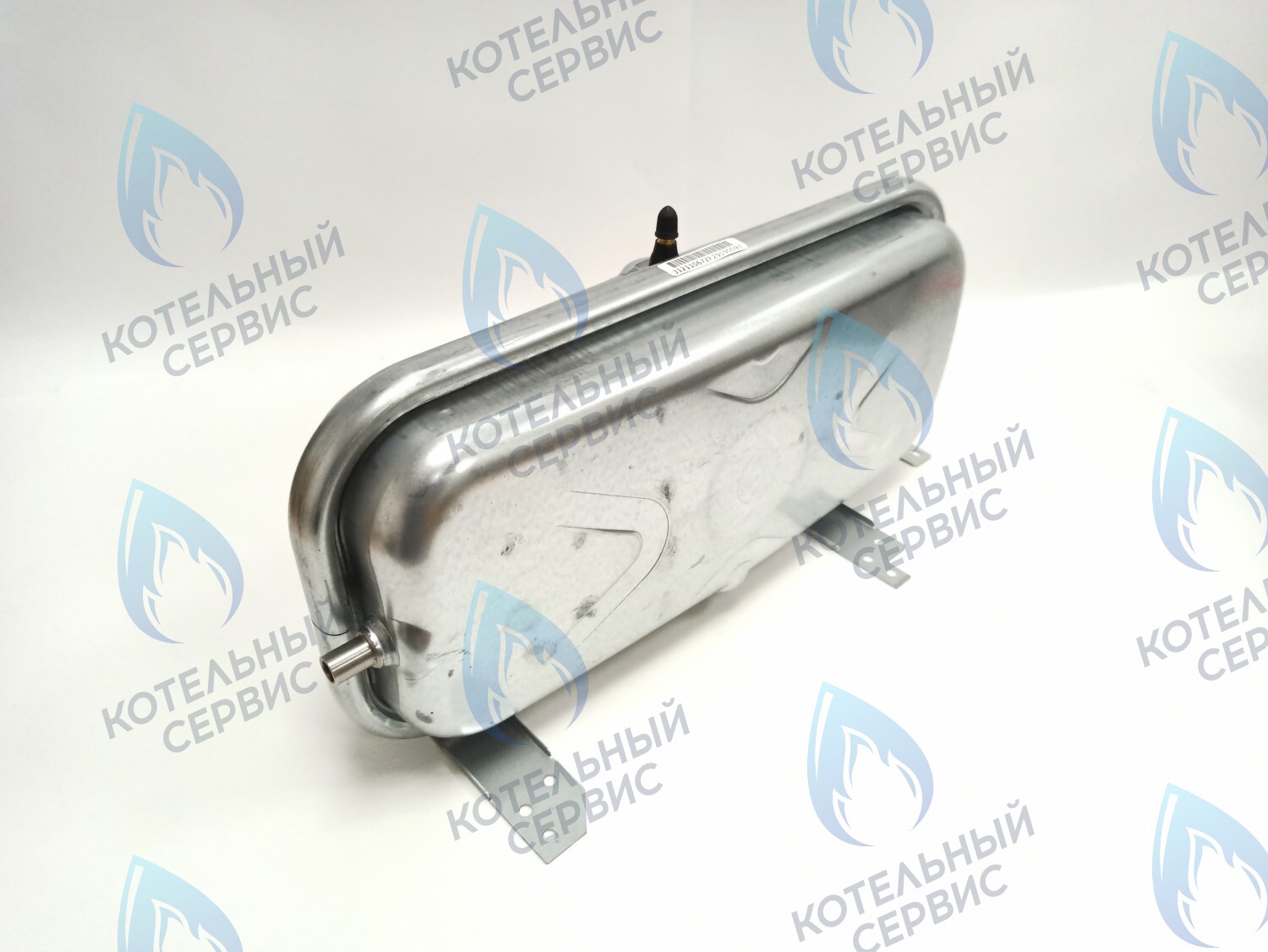 30003945F Бак расширительный NAVIEN Deluxe 13-24K, Deluxe Coaxial 13-24K, Deluxe Plus 13-24k, Deluxe Plus Coaxial 13-4K, Smart Tok Coaxial 13-24K, Prime Coaxial 13-24K, Ace 13-24K, Ace Coaxial 13-24K, Atmo 13-24A в Барнауле