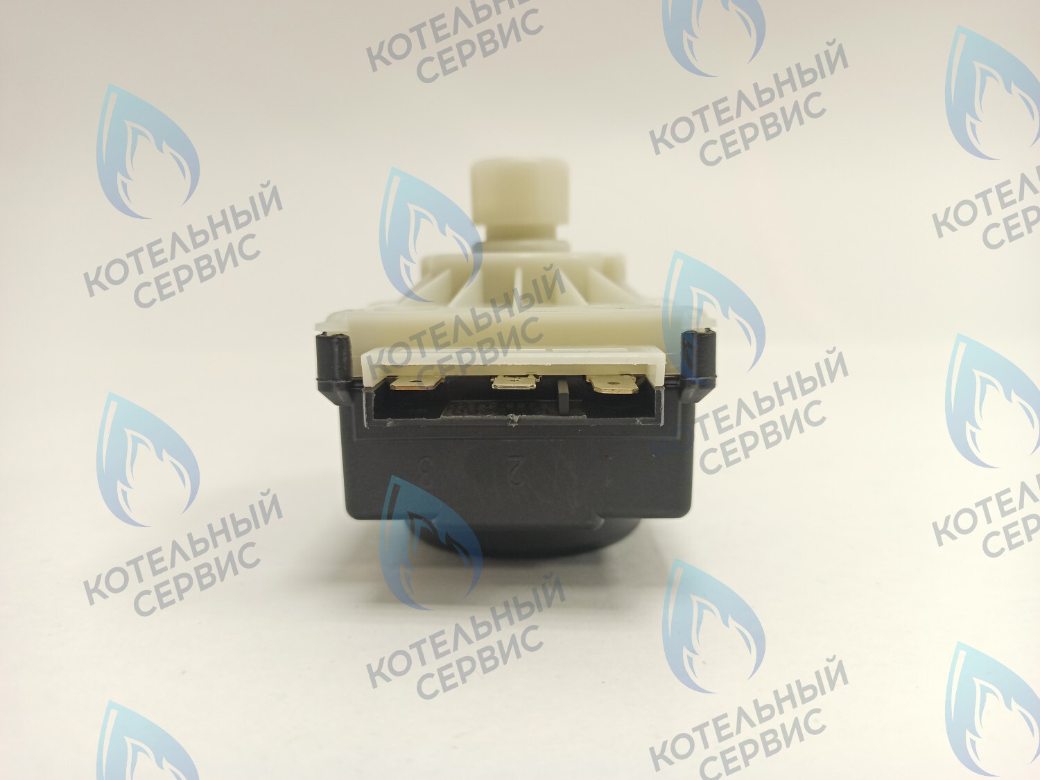 GM001-04 Сервопривод (мотор) трехходового клапана универсальный 7,5мм 220/240v (ELBI) FERROLI, PROTHERM, VIESSMANN, ALPENHOFF, ALPHATHERM, ELECTROLUX, ROC, ELSOTHERM, OASIS, POLYKRAFT, HAIER, CHAFFOTEAUX, ARISTON, MIZUDO, ITALTHERM, THERMEX в Барнауле