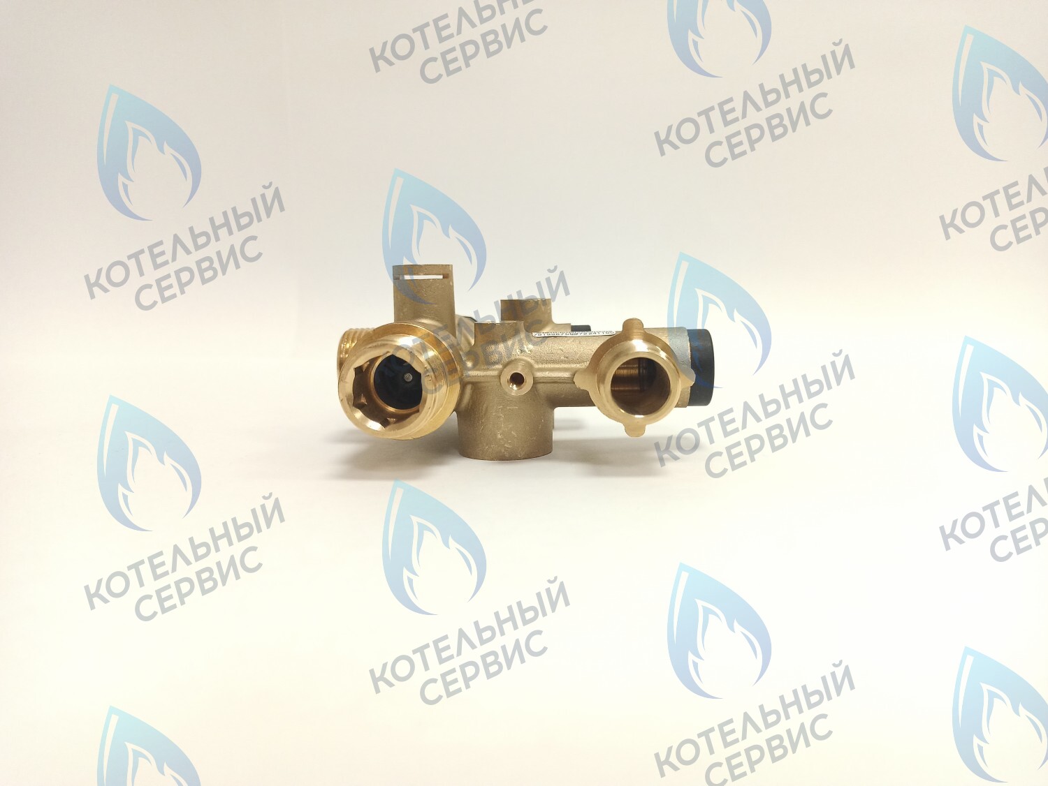 GGT016 Трехходовой клапан Viessmann Vitopend A1JB (7856970) в Барнауле